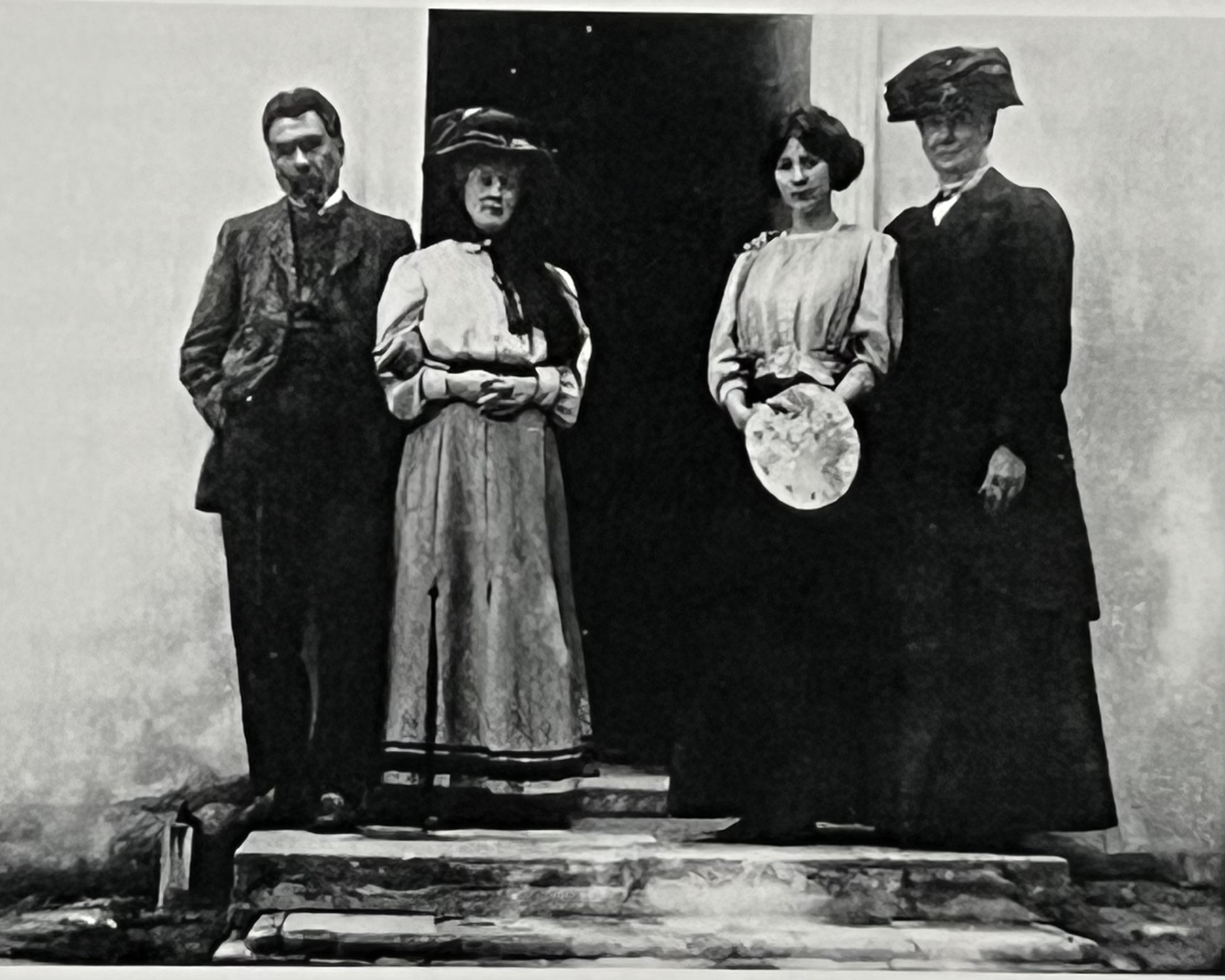 Jan, Charley, Annie en grootmoeder in Domburg 1908